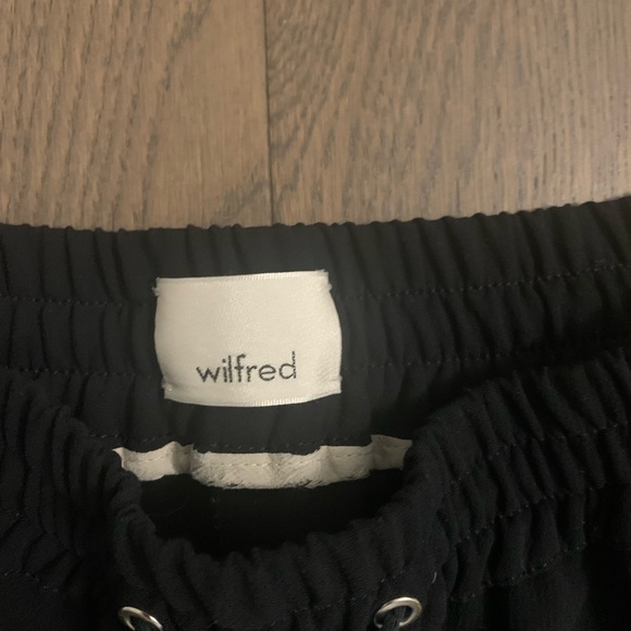 Wilfred Buffon Pant / Aritzia size Xs Black - Picture 3 of 7